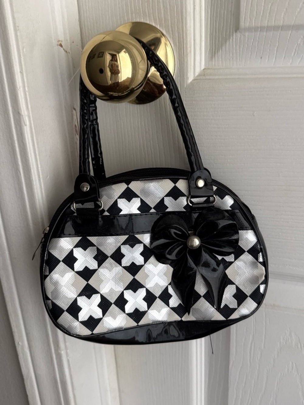 Source Unknown Black & White Cross-Pattern Mini Handbag with Bow
